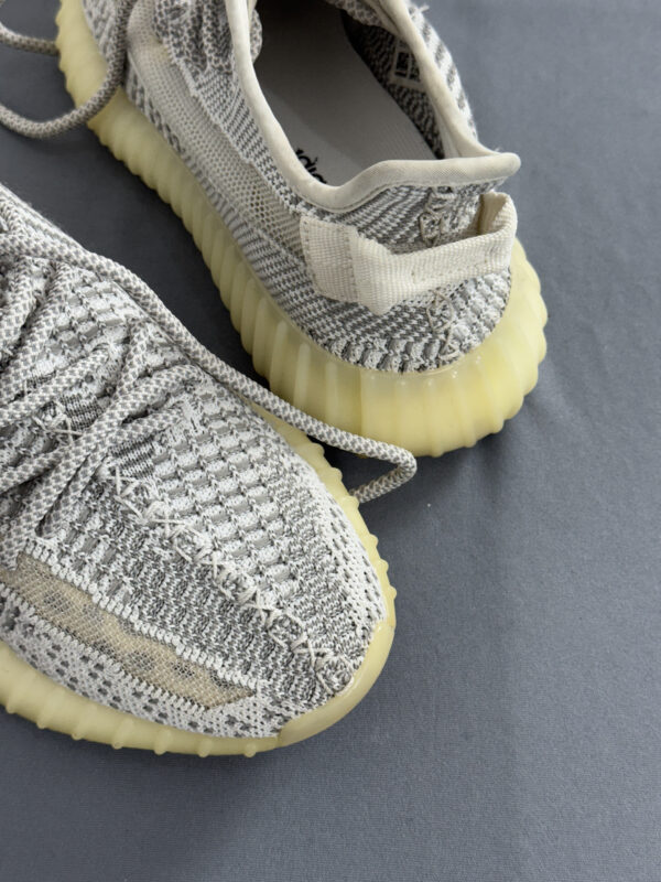 Yeezy Boost 350 V2 - Imagem 3