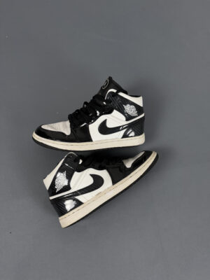 Air Jordan 1 Mid