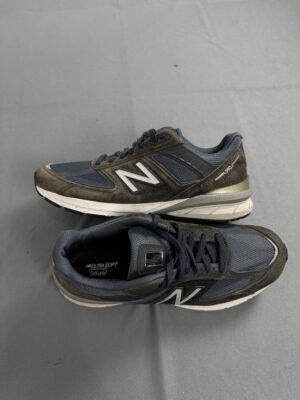 New Balance 990v4