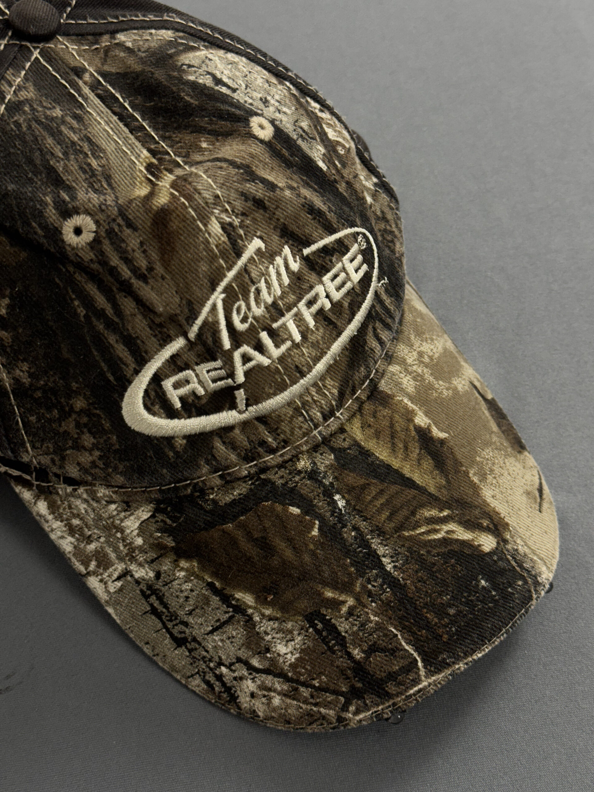 Boné Realtree com Lanterna Embutida - Imagem 3