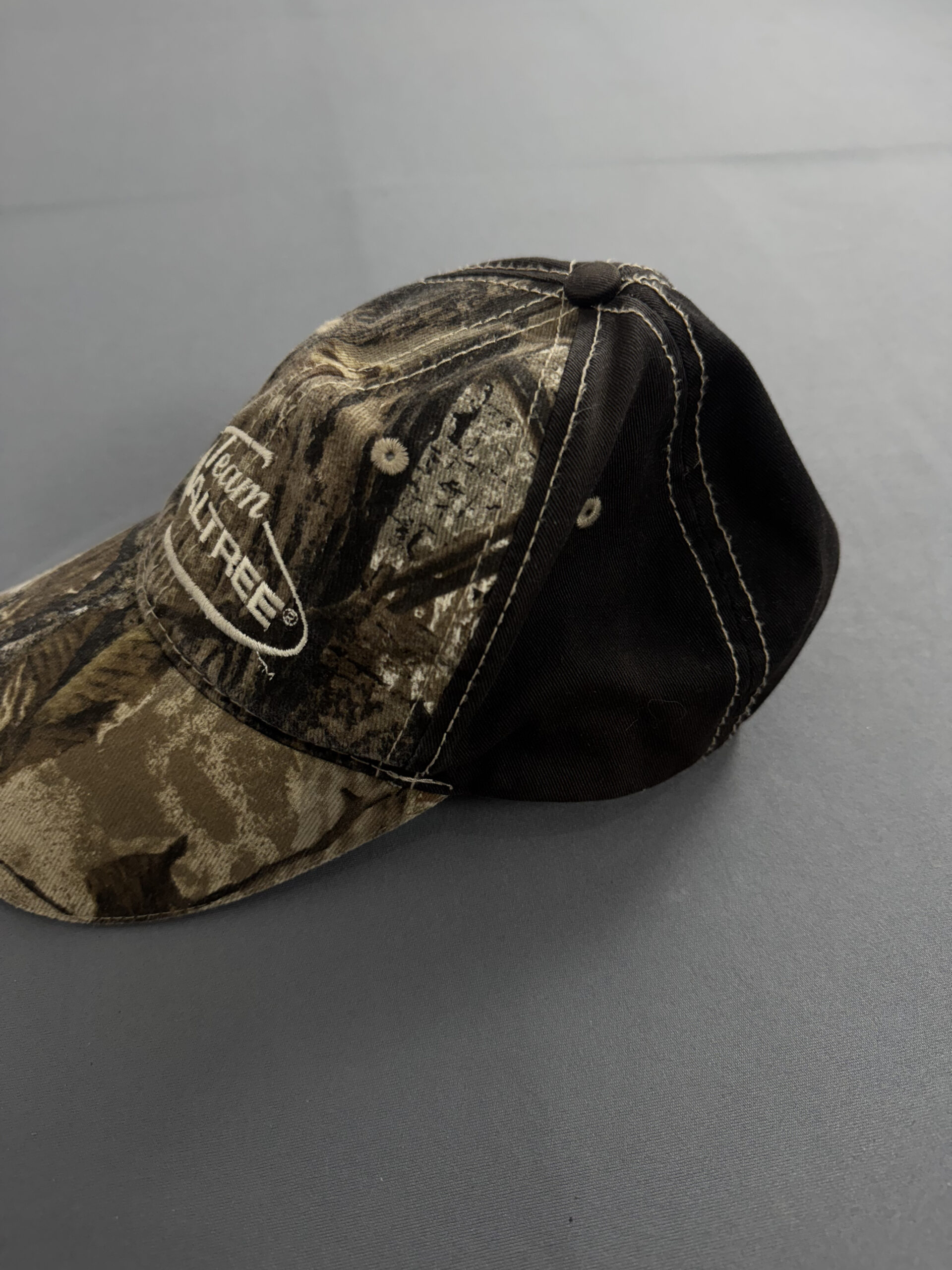 Boné Realtree com Lanterna Embutida - Imagem 4