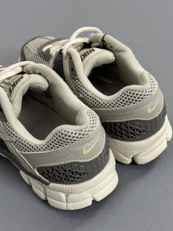 Tênis Nike Zoom Vomero 5 - Imagem 8