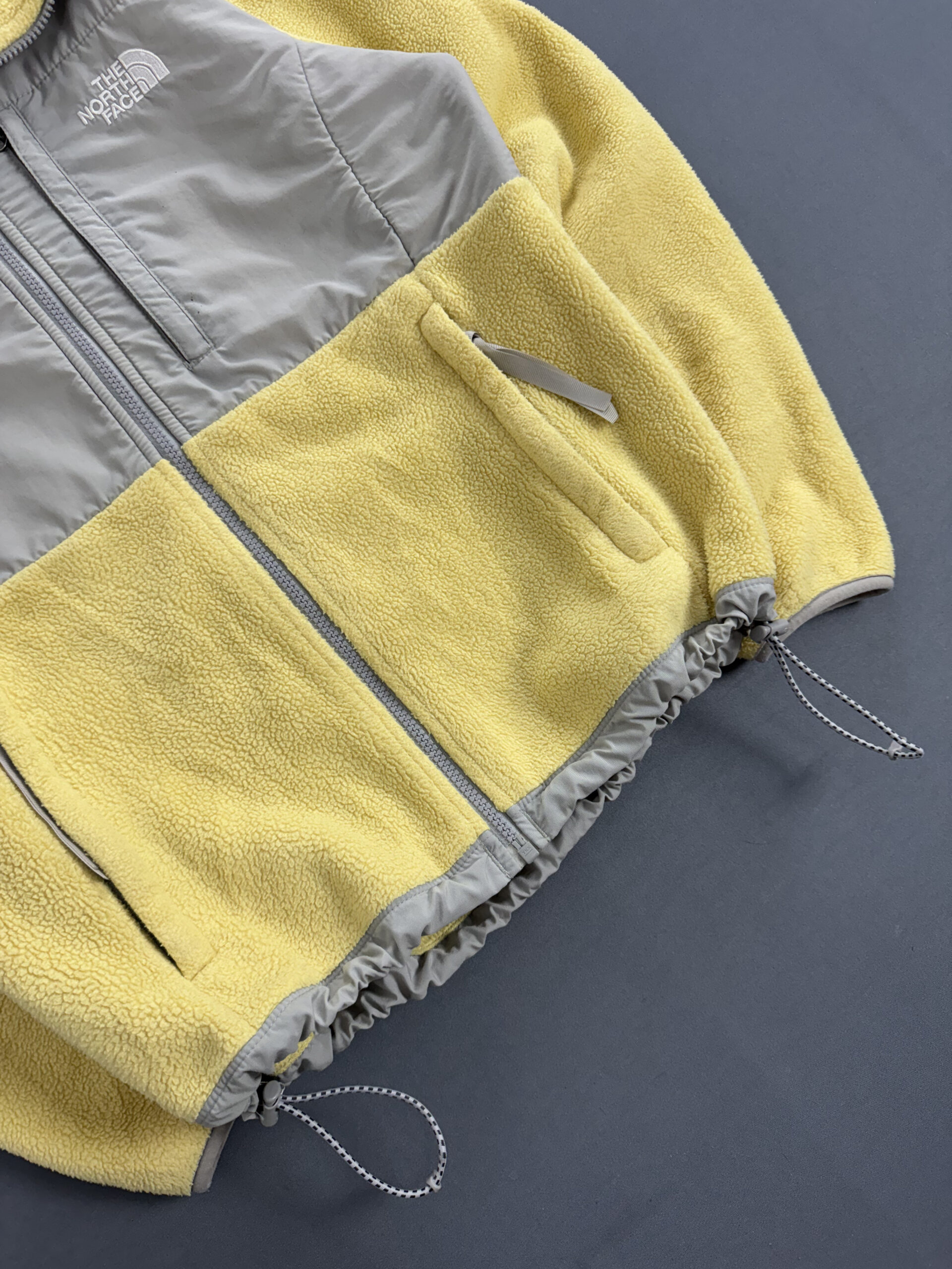 Jaqueta The North Face Denali - Amarelo e Cinza - Imagem 4