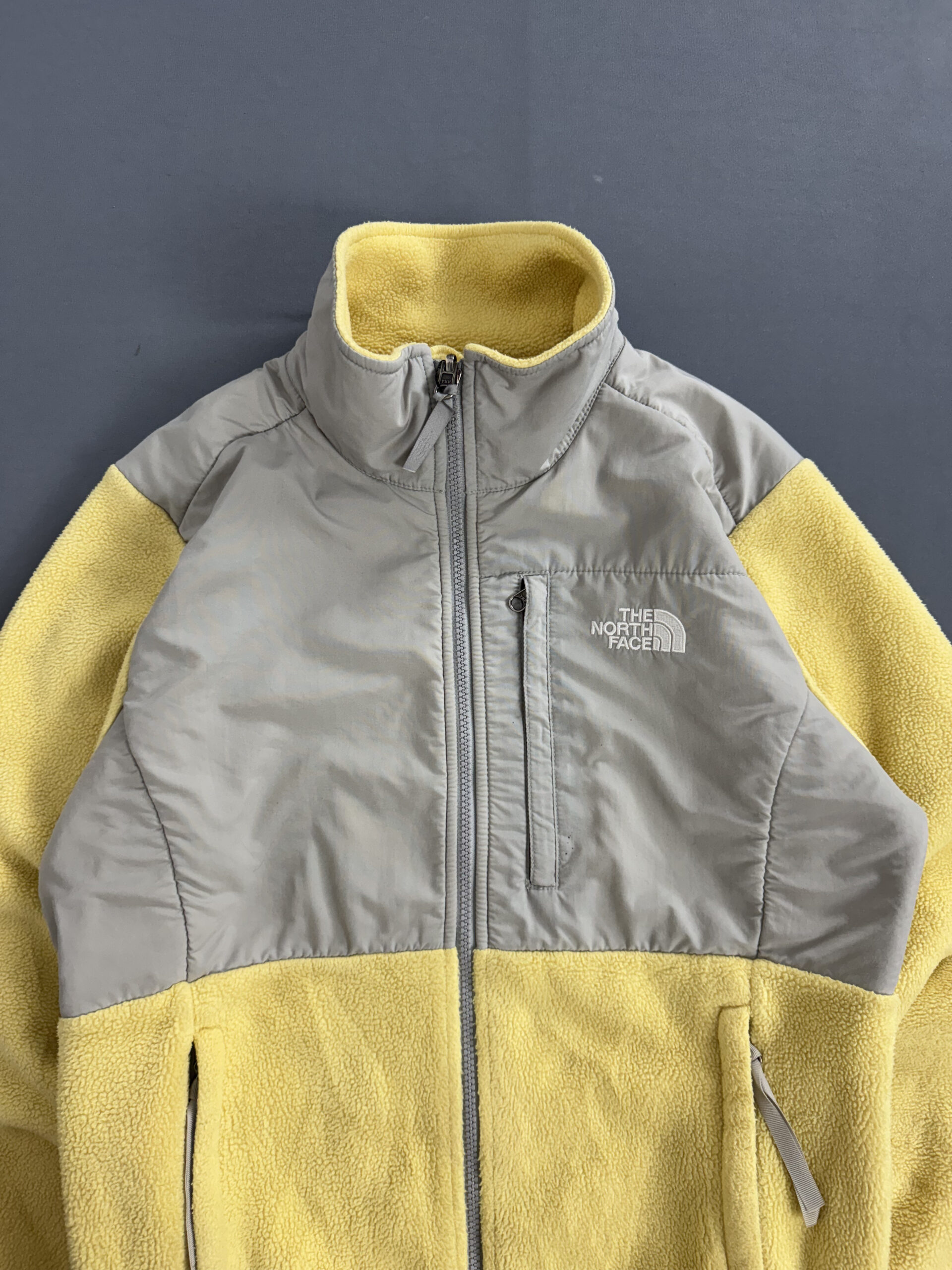 Jaqueta The North Face Denali - Amarelo e Cinza - Imagem 2
