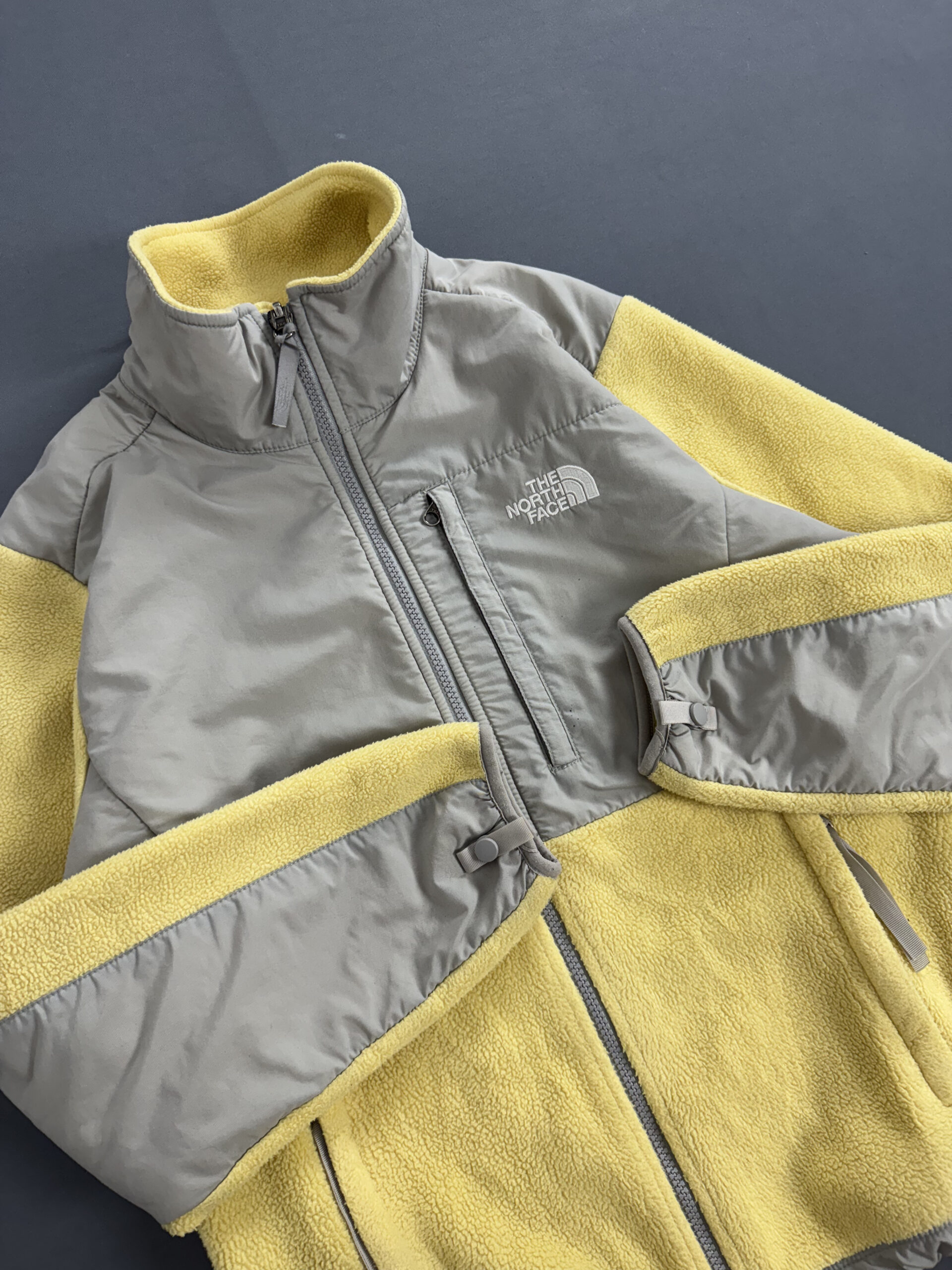 Jaqueta The North Face Denali - Amarelo e Cinza - Imagem 3