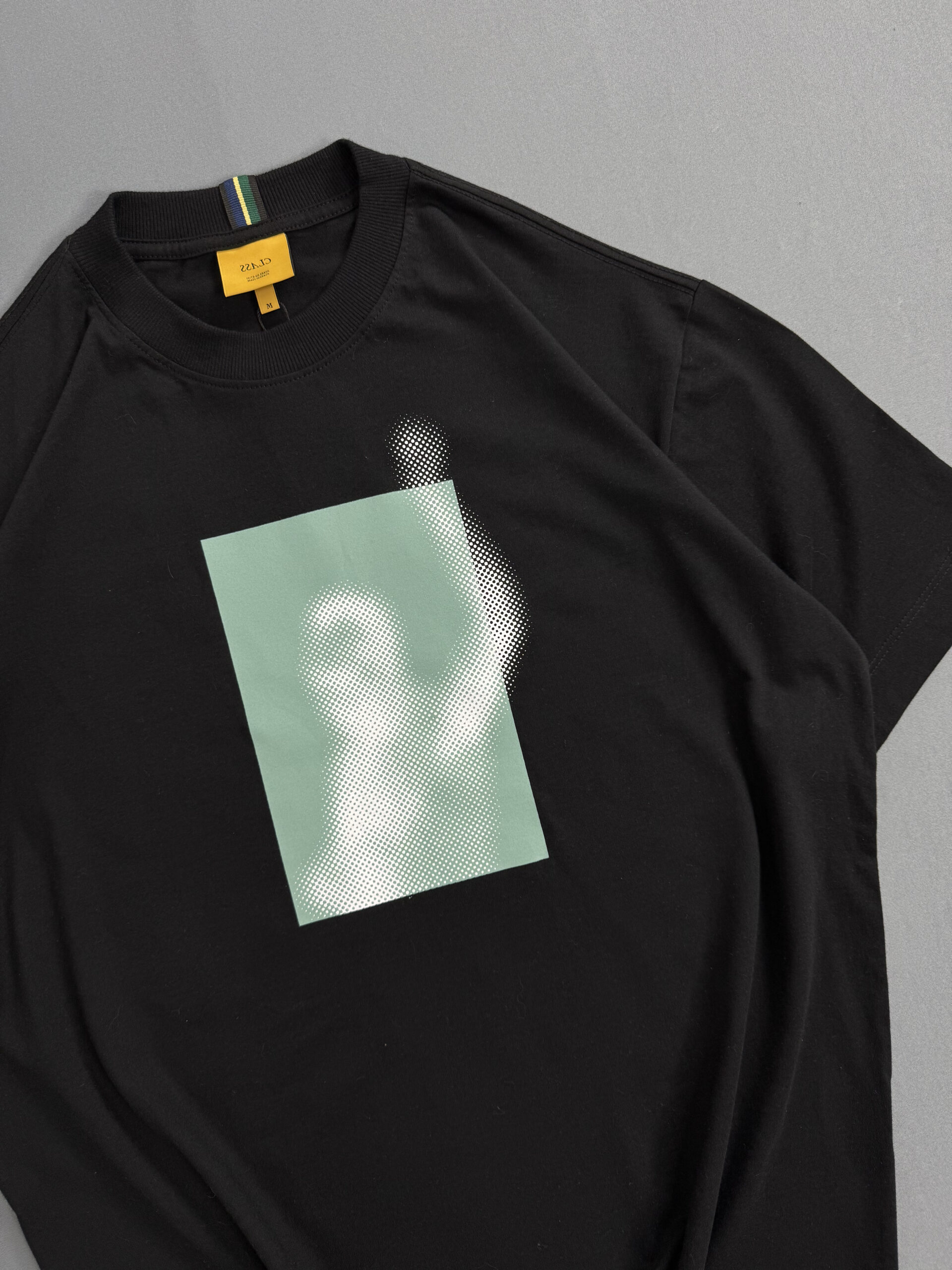 Camiseta Class "Um Punho Só" - Imagem 2