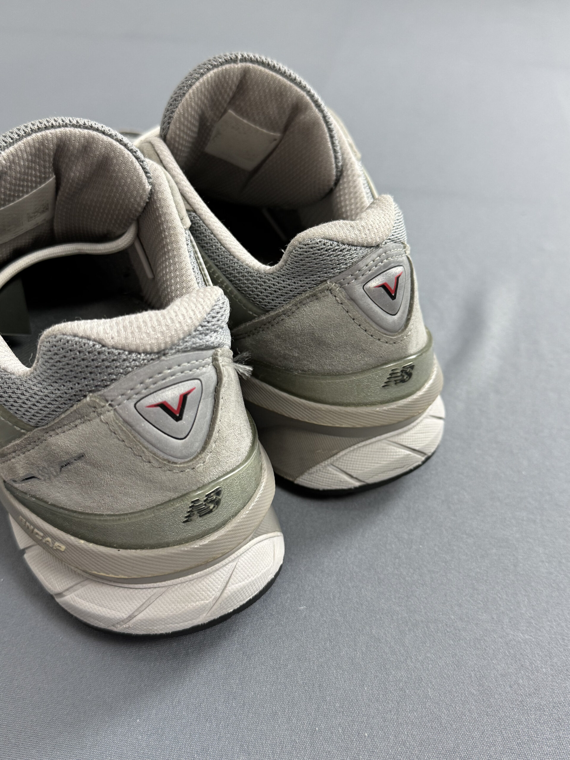 New Balance 990v5 - Cronos
