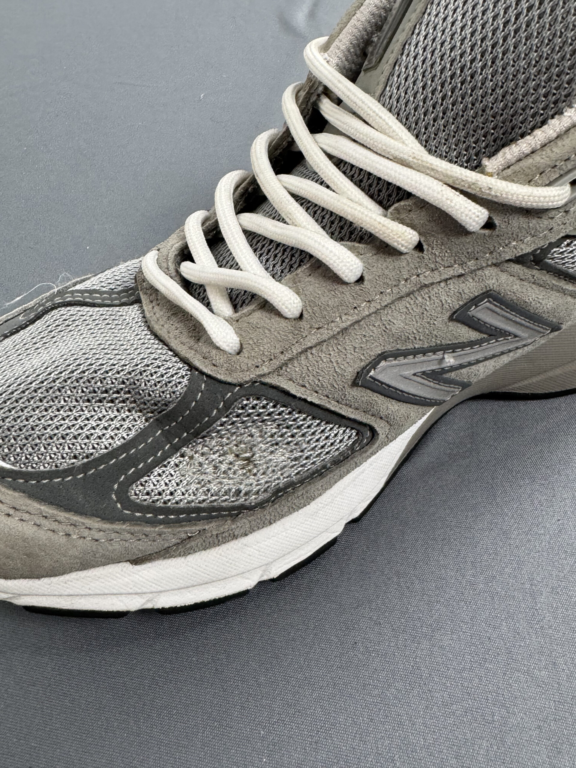 New Balance 990v5 - Cronos