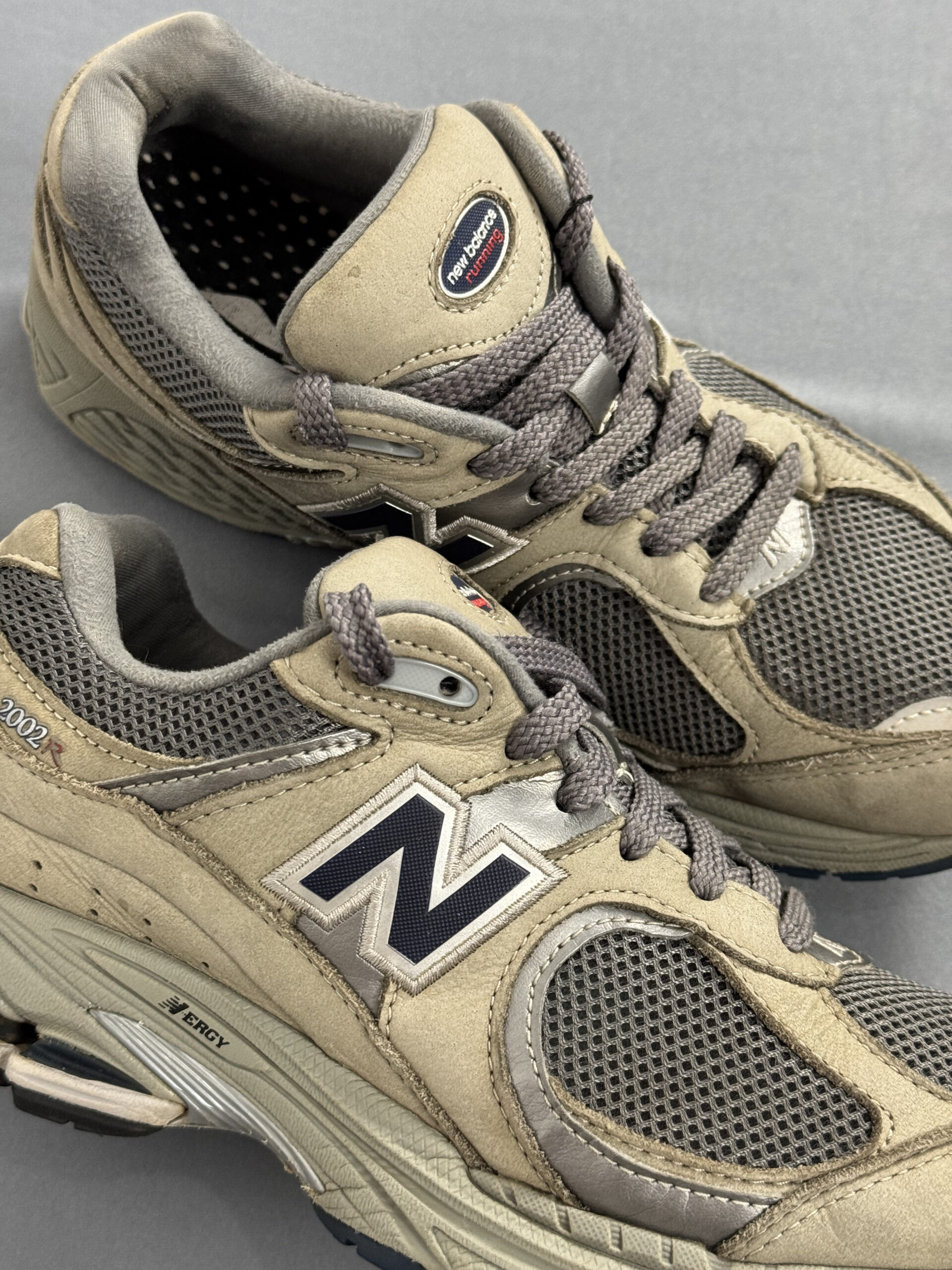 Tênis New Balance 2002R 