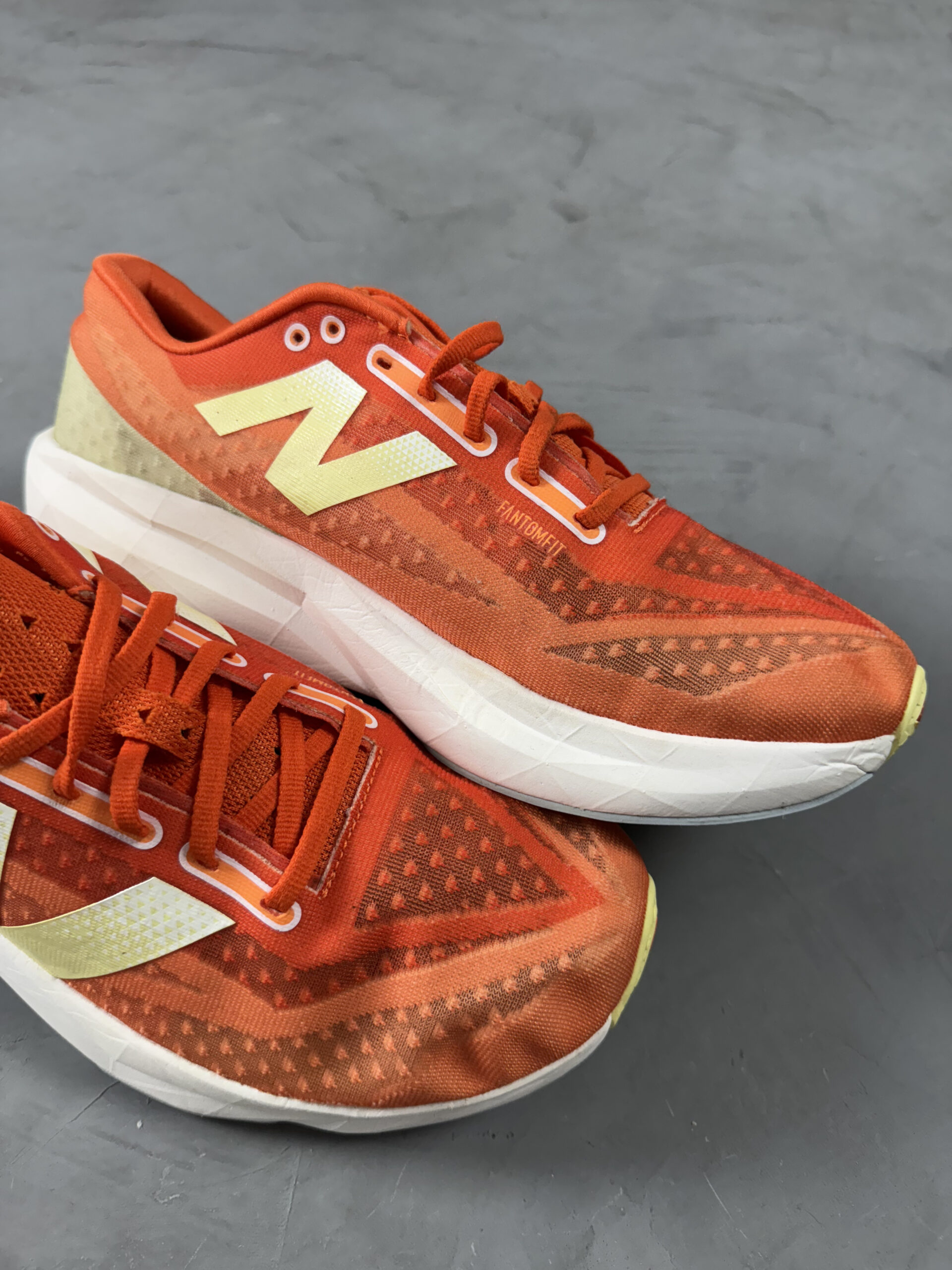Tênis New Balance FuelCell Rebel 4 - Imagem 3