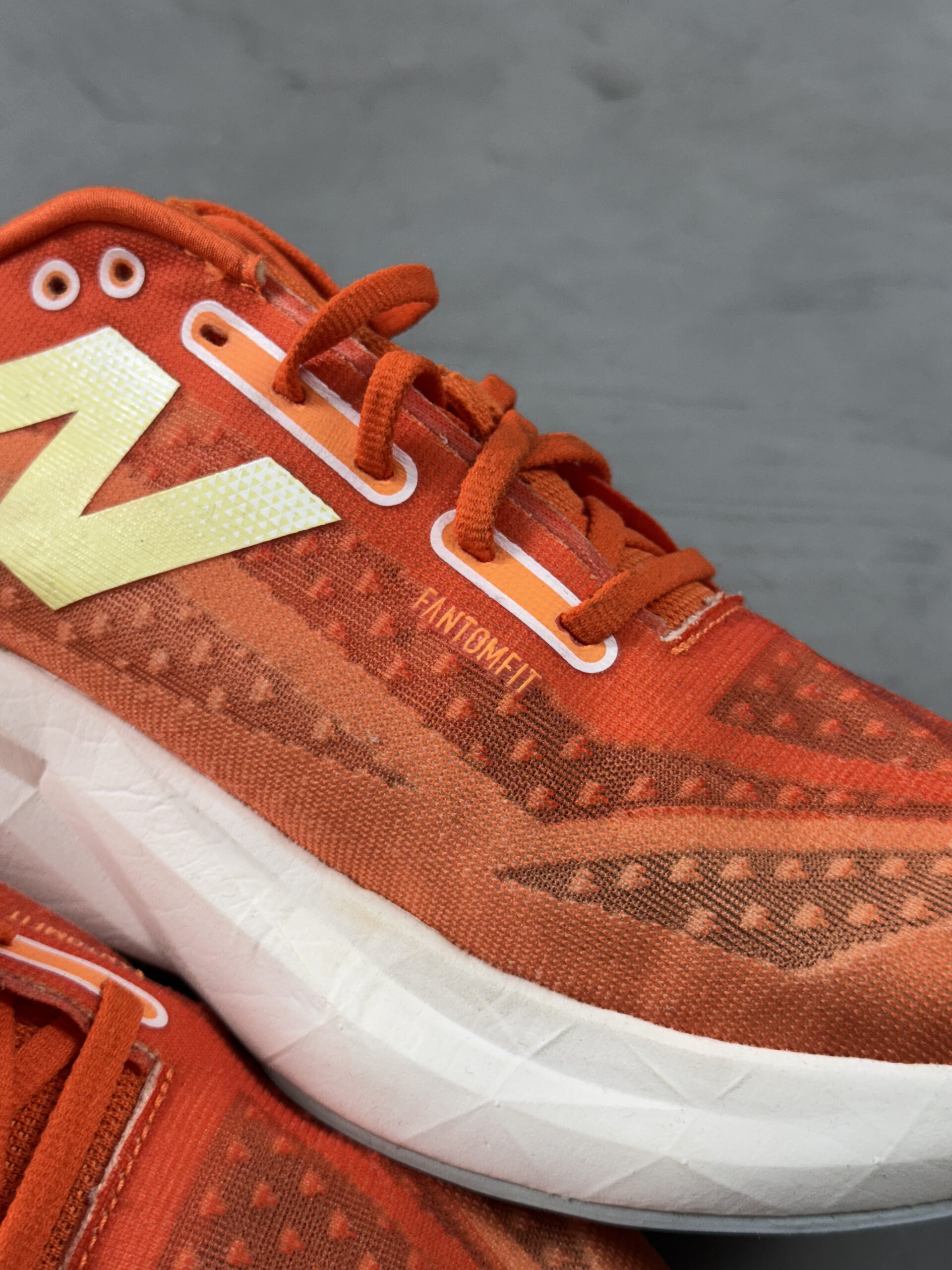 Tênis New Balance FuelCell Rebel 4 - Imagem 8