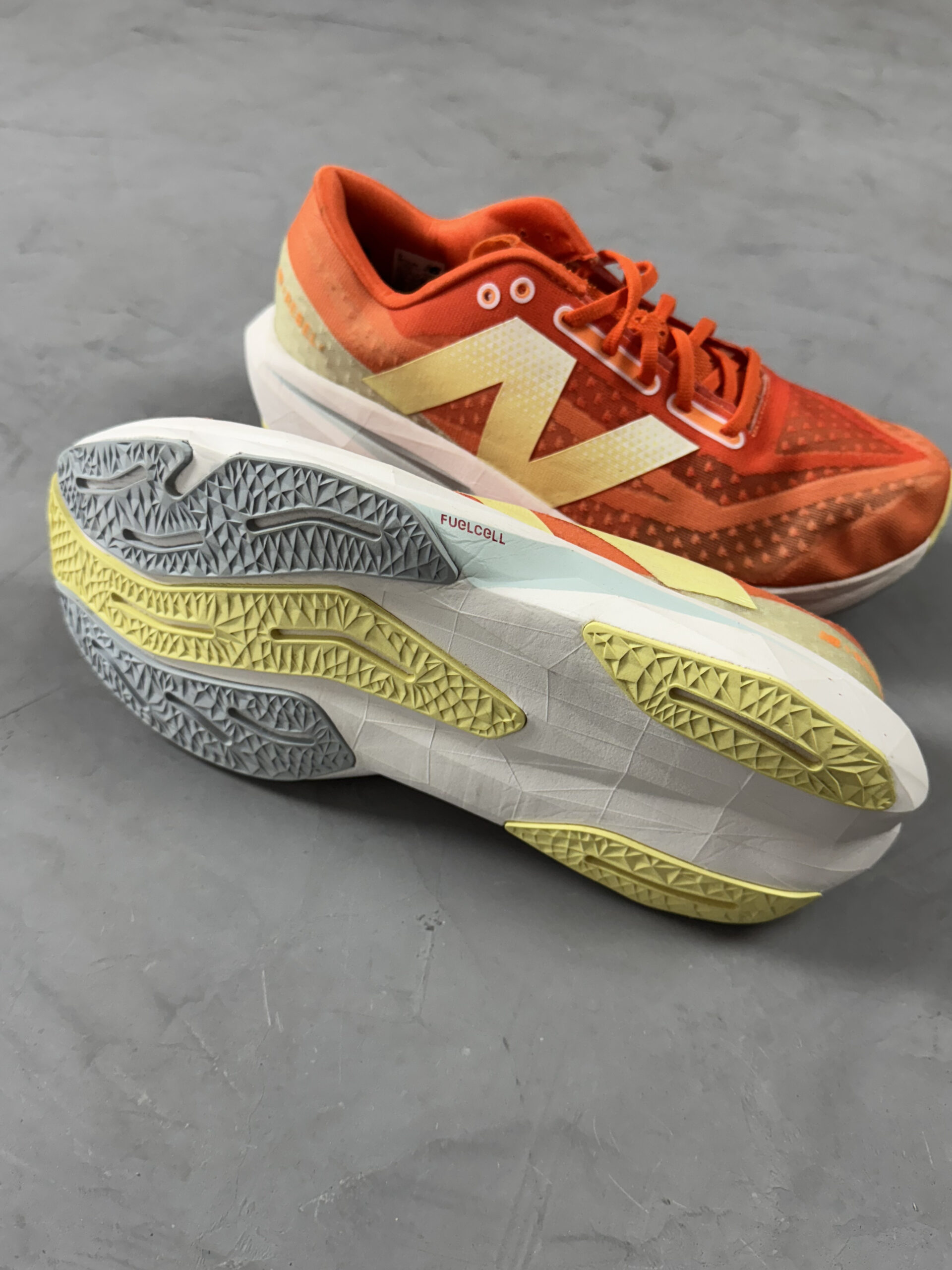 Tênis New Balance FuelCell Rebel 4 - Imagem 7